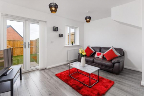 Air Host and Stay - Brand new 3 bedroom house sleeps 7 minutes from LFC and city centre ref27